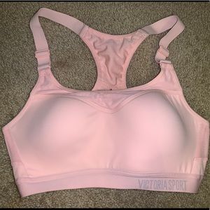 Women’s Victoria Sport Size 32B Sports Bra NWOT
